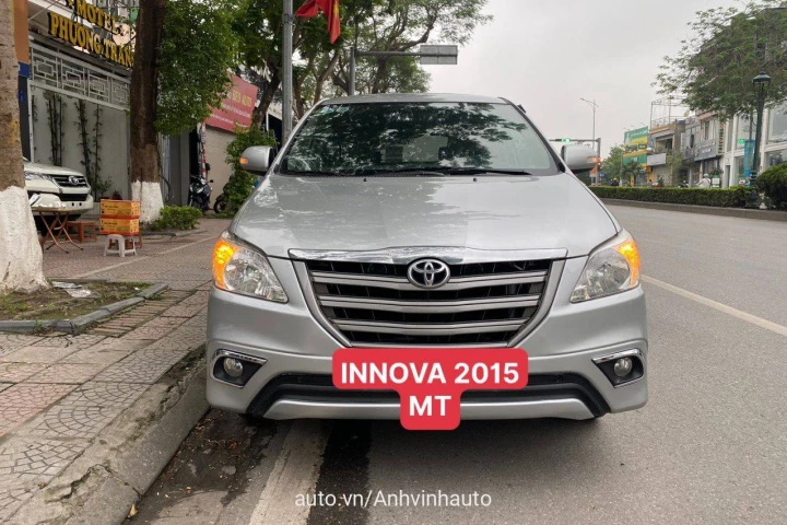 Toyota Innova 2015