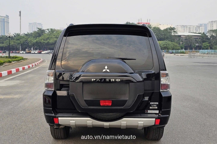 Mitsubishi Pajero 2016