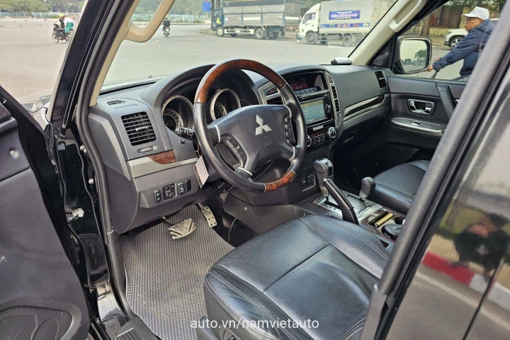 Mitsubishi Pajero 2016