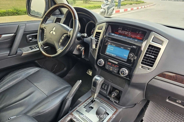 Mitsubishi Pajero 2016