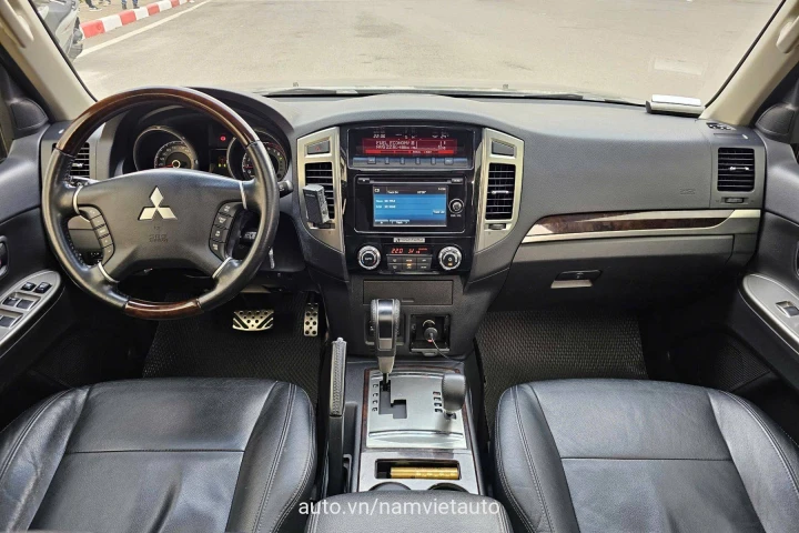 Mitsubishi Pajero 2016