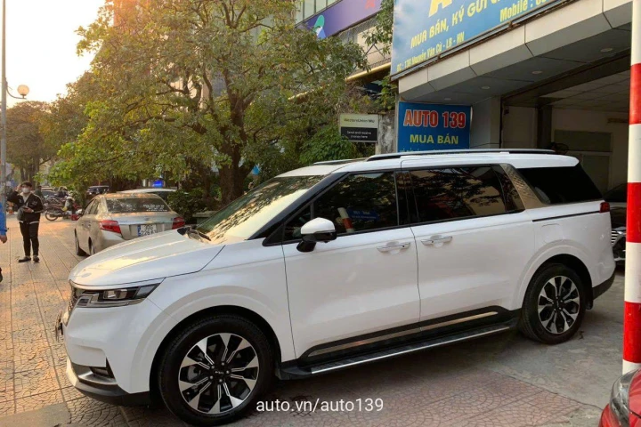 Kia Carnival Signature Dầu 2023