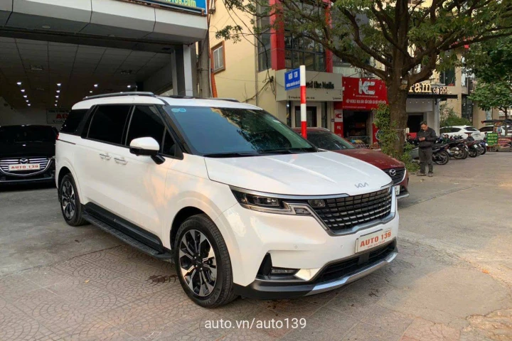 Kia Carnival Signature Dầu 2023