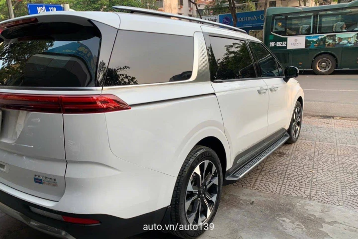 Kia Carnival Signature Dầu 2023