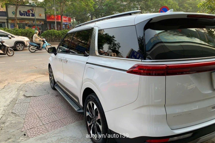 Kia Carnival Signature Dầu 2023