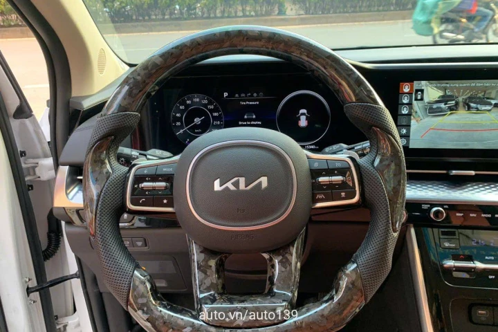 Kia Carnival Signature Dầu 2023