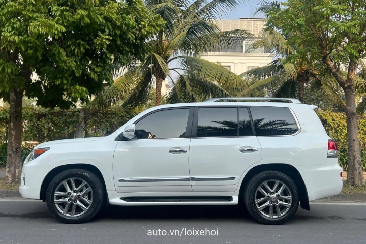 Lexus LX 2014