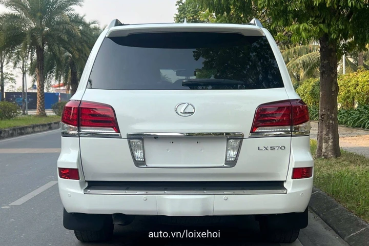 Lexus LX 2014