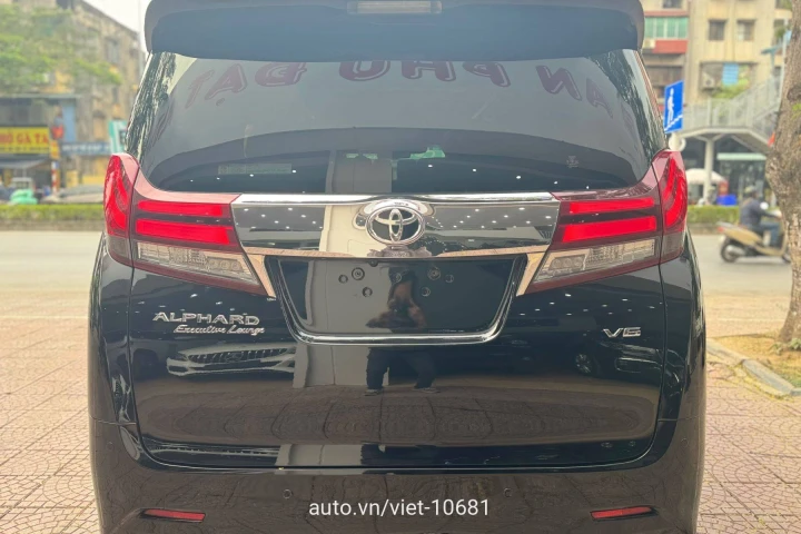 Toyota Alphard 2015