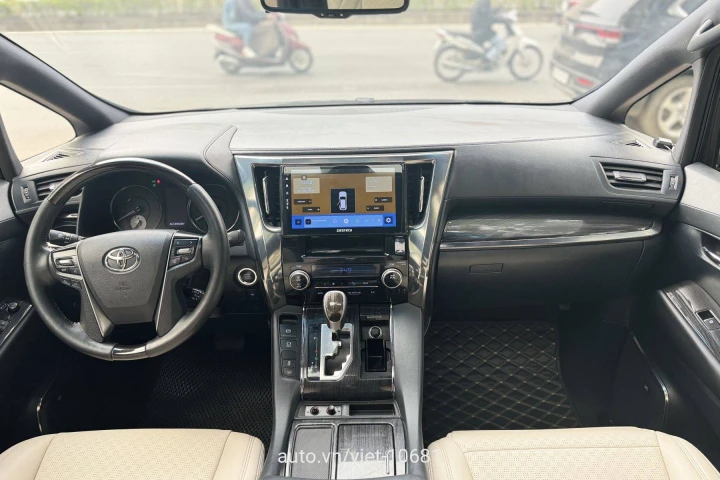 Toyota Alphard 2015