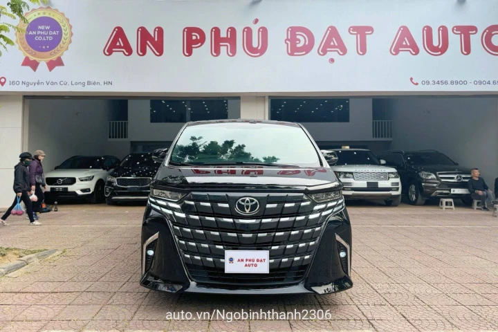 Toyota Alphard 2015