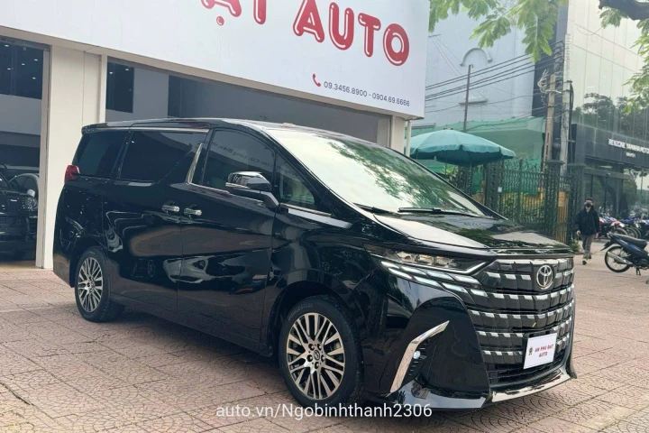 Toyota Alphard 2015