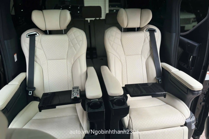 Toyota Alphard 2015