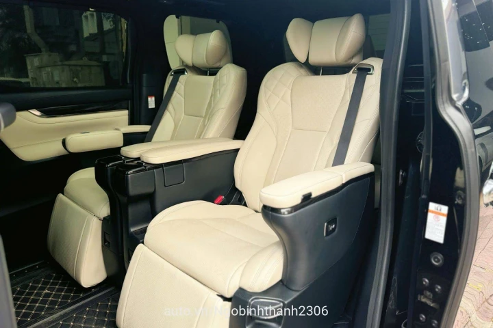 Toyota Alphard 2015