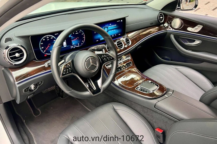 Mercedes-Benz E-Class 2022