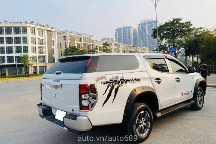 Mitsubishi Triton 4x2 AT 2022