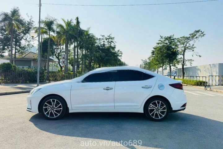 Hyundai Elantra 2.0 AT 2019