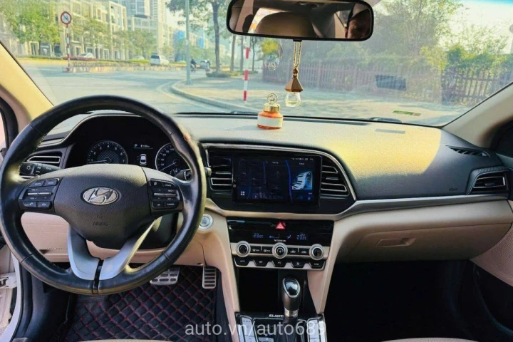 Hyundai Elantra 2.0 AT 2019