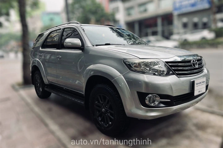 Toyota Fortuner 2.7AT 4x4 2015