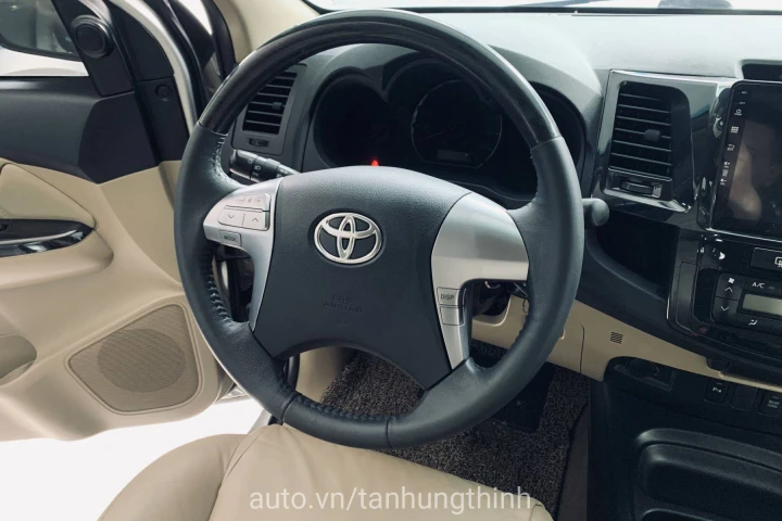 Toyota Fortuner 2.7AT 4x4 2015