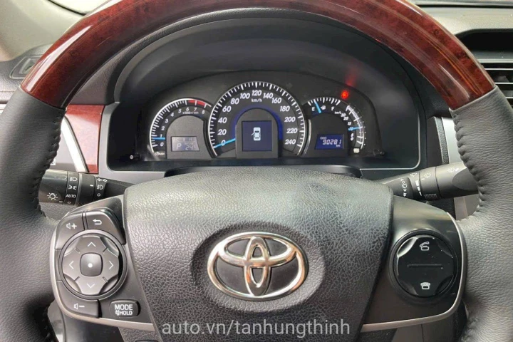 Toyota Camry 2.5Q 2012