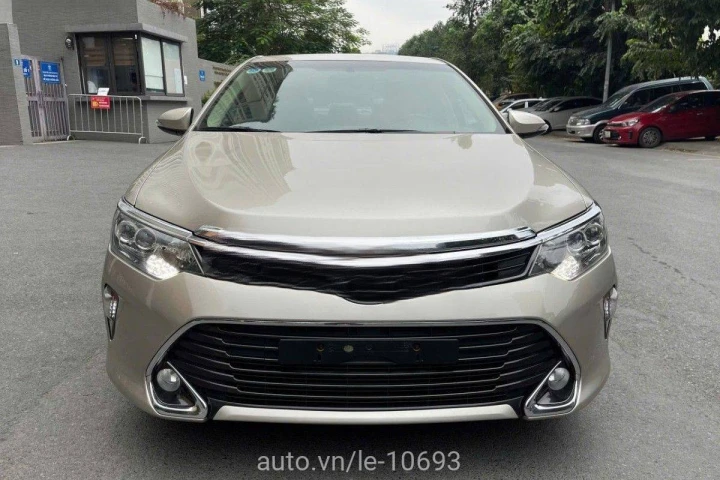 Toyota Camry 2019