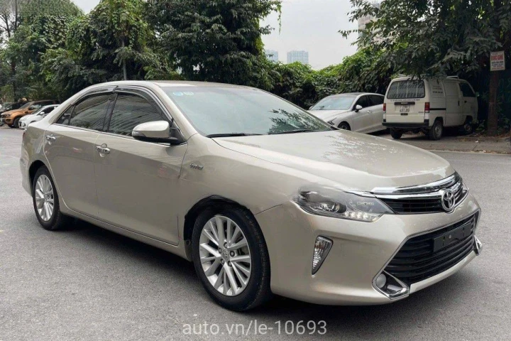 Toyota Camry 2019