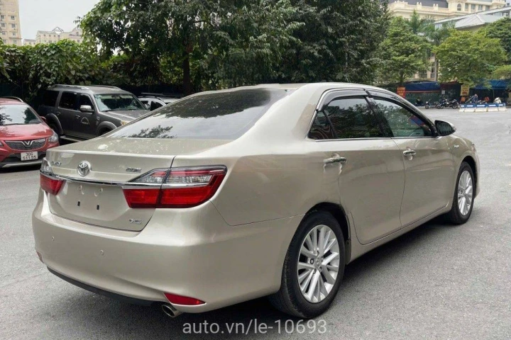 Toyota Camry 2019