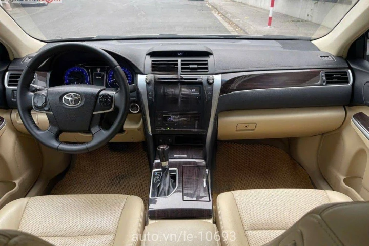 Toyota Camry 2019