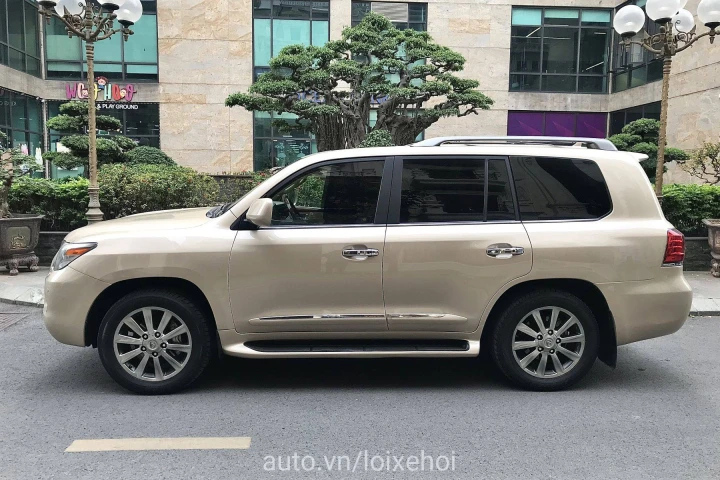 Lexus LX 2008