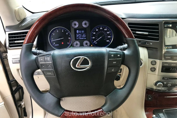 Lexus LX 2008