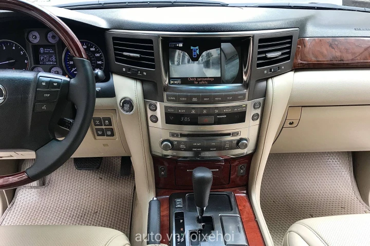 Lexus LX 2008