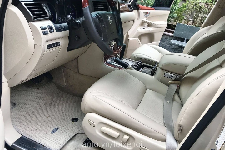 Lexus LX 2008