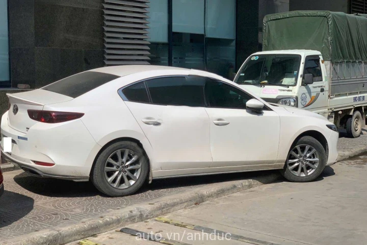 Mazda 3 1.5L Luxury 2023