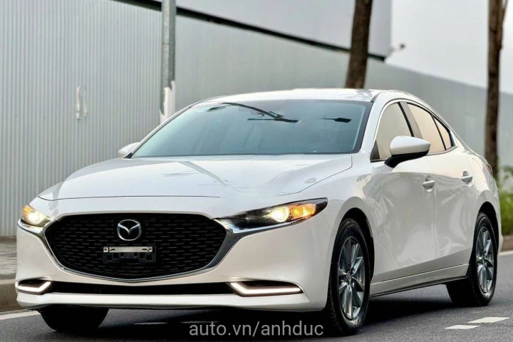 Mazda 3 1.5L Luxury 2023