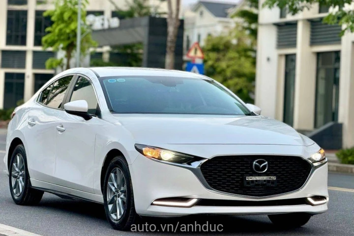 Mazda 3 1.5L Luxury 2023