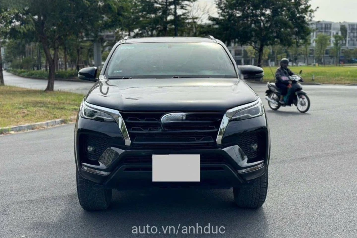 Toyota Fortuner 2.4AT 4x2 2020