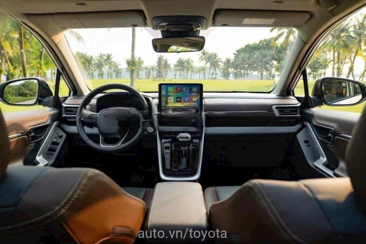 Toyota Innova Cross HEV 2024