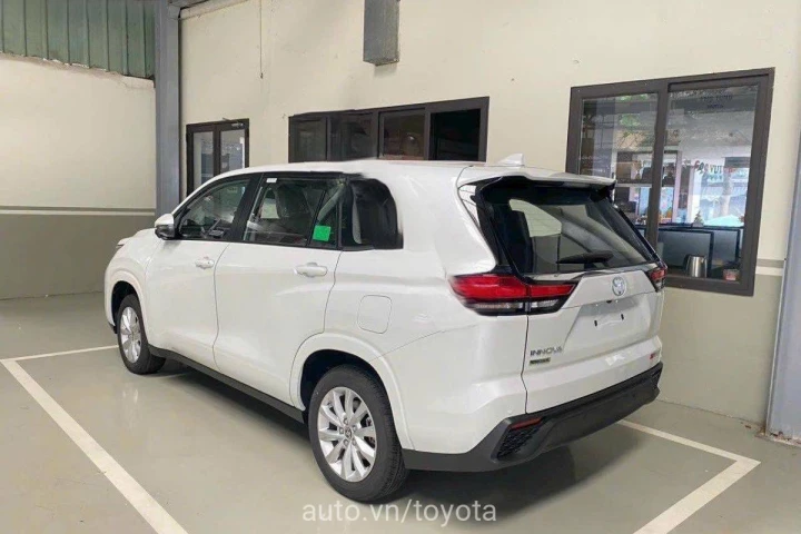 Toyota Innova Cross 2024