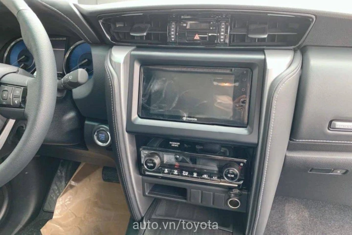 Toyota Fortuner 2.4AT 4x2 2024