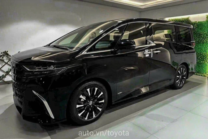 Toyota Alphard 2024