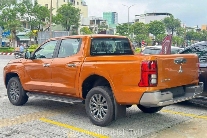 Mitsubishi Triton 2024