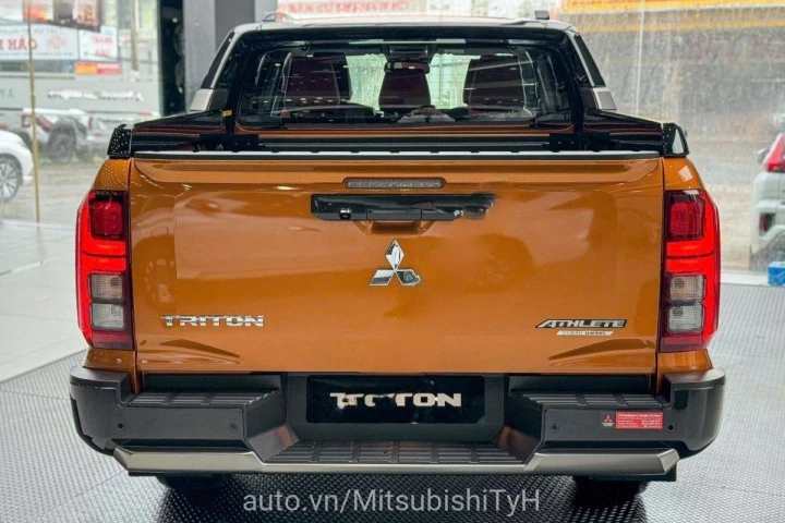 Mitsubishi Triton 2024