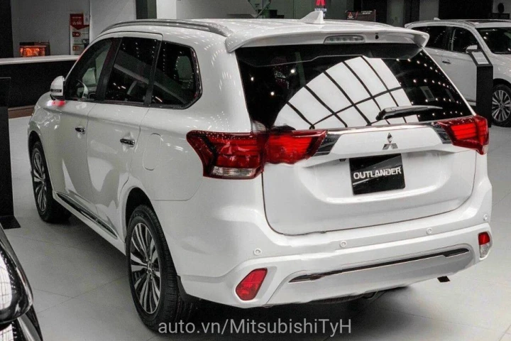 Mitsubishi Outlander 2024