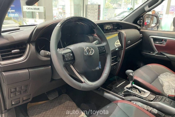 Toyota Fortuner 2024