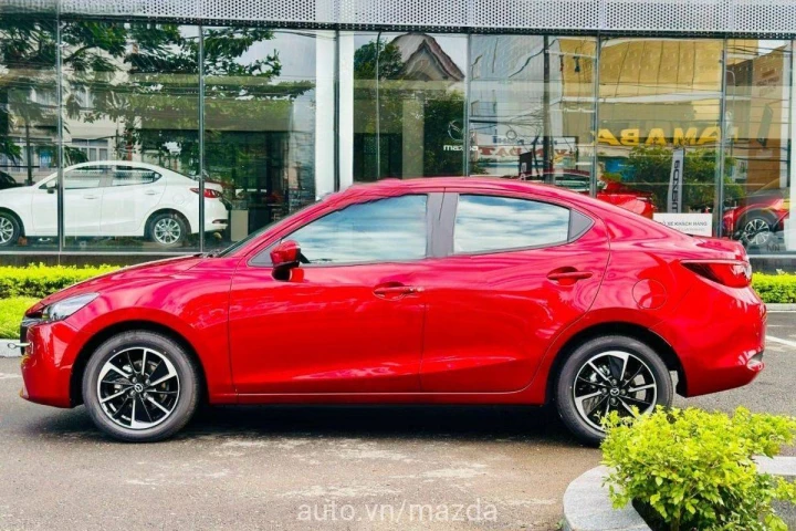 Mazda 2 2024