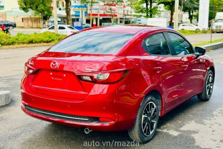 Mazda 2 2024