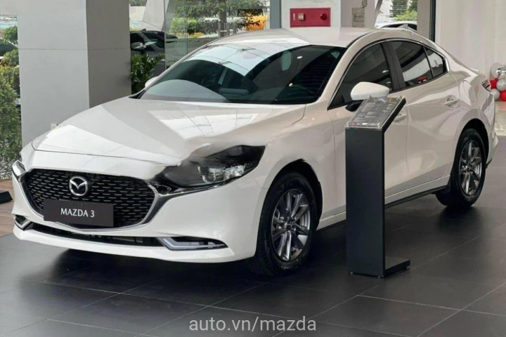 Mazda 3 1.5L Luxury 2024