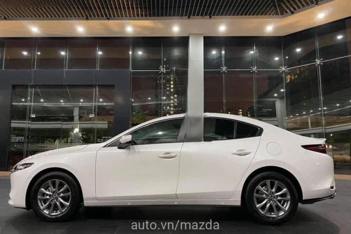 Mazda 3 1.5L Luxury 2024