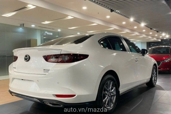 Mazda 3 1.5L Luxury 2024